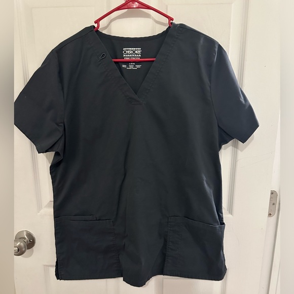 Cherokee scrub tops - Picture 1 of 2